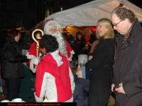 nikolaus-besuch-beim-weihnachtsmarkt-klinikum-ludwigshafen-06-12-2012-8