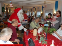 weihnachtsmann-besuch-altersheim-hemsbach-06-dezember-2013-1