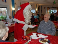 weihnachtsmann-besuch-altersheim-hemsbach-06-dezember-2013-12