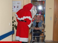 weihnachtsmann-besuch-altersheim-hemsbach-06-dezember-2013-14