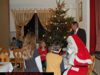 nikolaus-besuch-kinder-bescherung-schrebergarten-verein-viernheim-am-08-12-2012-16