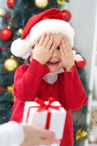 Kindergeschenke verteilen Nikolaus